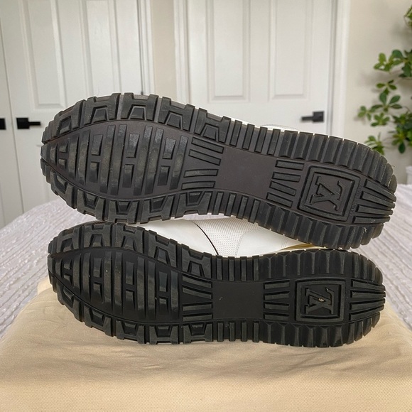 Louis Vuitton Run Away White and Brown Monogram Sneakers Size 38 Trainers - Picture 12 of 17